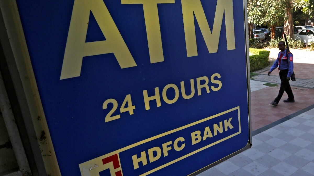 HDFC Bank shares rose 1.86 per cent to hit a high of Rs 1,558 on BSE. That said, the stock cut gains and was later trading 0.88 per cent higher at Rs 1,543, commanding a m-cap of Rs 11,69,874.21 crore. HDFC Bank shares rose 1.86 per cent to hit a high of Rs 1,558 on BSE. That said, the stock cut gains and was later trading 0.88 per cent higher at Rs 1,543, commanding a m-cap of Rs 11,69,874.21 crore.