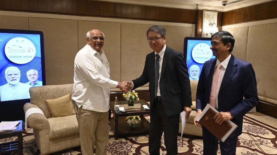 70% of MoUs signed at previous summits have fructified and resulted in investments into the state. 70% of MoUs signed at previous summits have fructified and resulted in investments into the state.