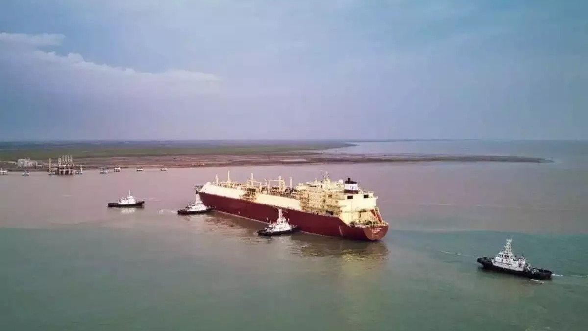 Sources said no amount upfront or during the project either as cash or bank guarantee has been given by IOC and GAIL. Sources said no amount upfront or during the project either as cash or bank guarantee has been given by IOC and GAIL.