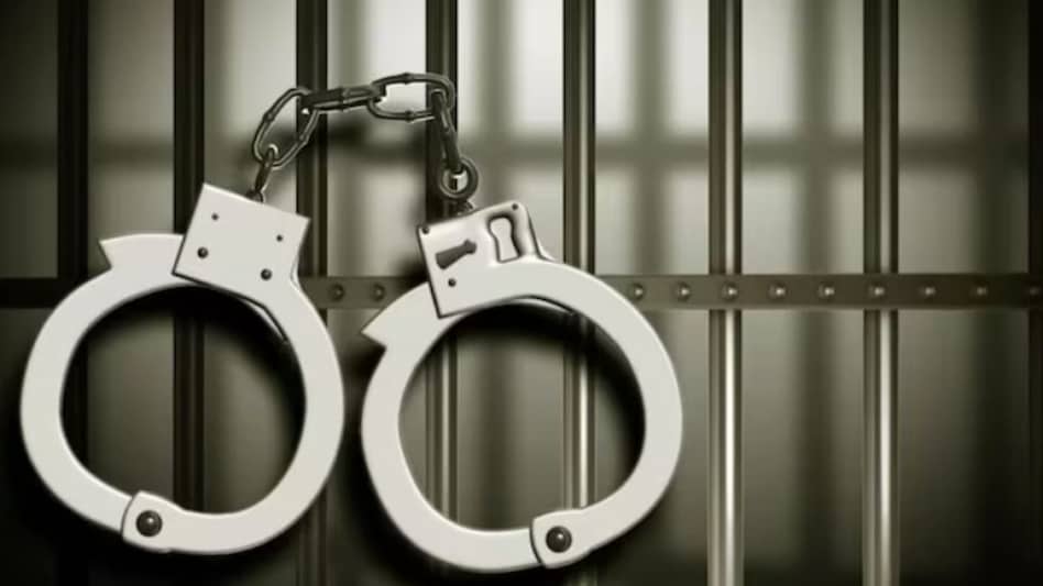 Mumbai: Woman 'secretly' sells off family property worth Rs 100 crore, arrested Mumbai: Woman 'secretly' sells off family property worth Rs 100 crore, arrested