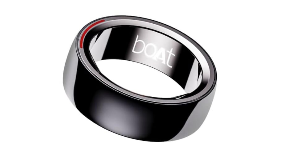 The Boat smart ring boasts an exquisite blend of ceramic and metal, discreetly housing multiple sensors. The Boat smart ring boasts an exquisite blend of ceramic and metal, discreetly housing multiple sensors.