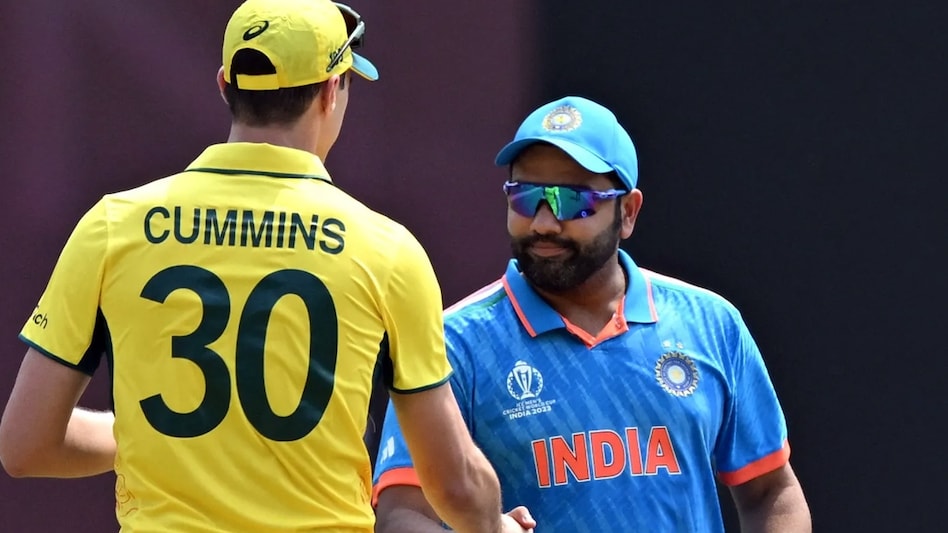 Australia won the toss on November 19 and put India in to bat first. Australia won the toss on November 19 and put India in to bat first.