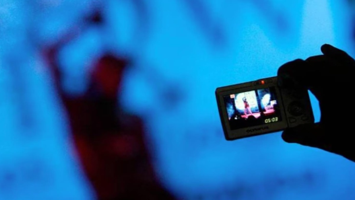 Porn ad goes viral after YouTube showed it in videos, circulated for hours before Google took it down