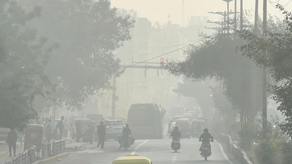 On Tuesday too, air pollution levels hit the severe category On Tuesday too, air pollution levels hit the severe category