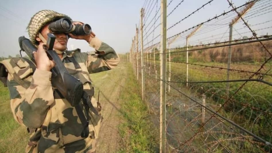 The incident occurred at around 4 pm when four polling parties were going to their respective polling stations under Chhotebethiya police station limits The incident occurred at around 4 pm when four polling parties were going to their respective polling stations under Chhotebethiya police station limits