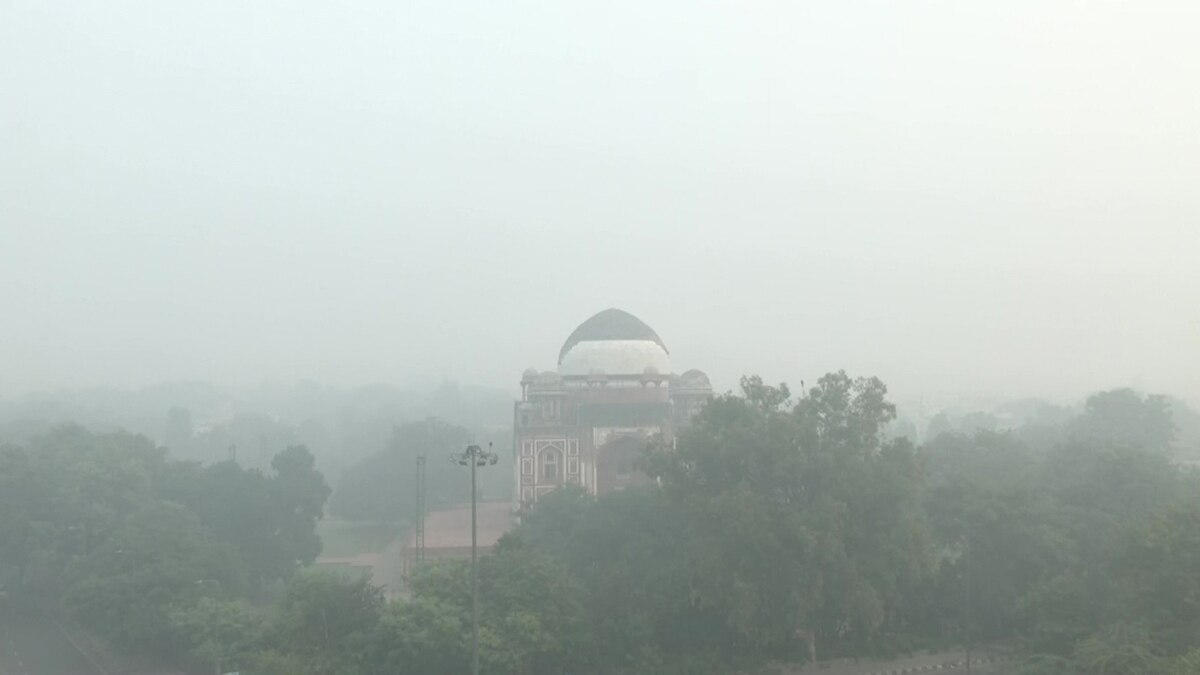 Post-Diwali air quality: Thick smog covers Delhi-NCR after Diwali celebration, Anand Vihar AQI hits 849