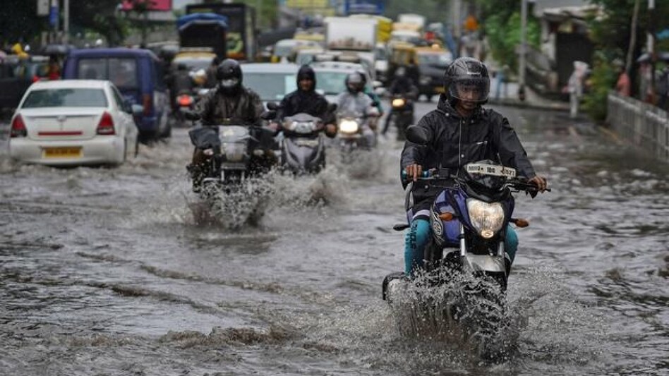 IMD attributes this unseasonal rainfall to the development of low pressure in the Bay of Bengal. IMD attributes this unseasonal rainfall to the development of low pressure in the Bay of Bengal.