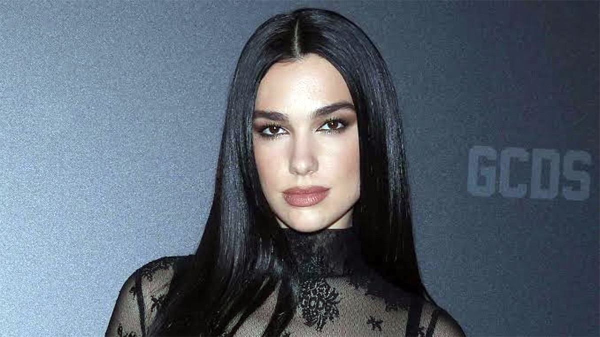 Kane Williamson, KL Rahul, Shubman Gill and Daryl Mitchell recently interacted with singer Dua Lipa. Kane Williamson, KL Rahul, Shubman Gill and Daryl Mitchell recently interacted with singer Dua Lipa.