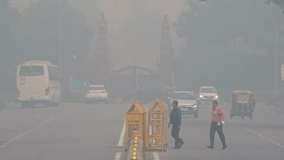 Delhi-NCR pollution: Air quality back in 'severe' category; BS-III petrol, BS-IV diesel vehicles banned in Gurugram, Faridabad Delhi-NCR pollution: Air quality back in 'severe' category; BS-III petrol, BS-IV diesel vehicles banned in Gurugram, Faridabad