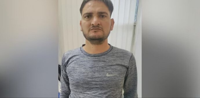 According to security officer Randhir Singh, 33, who was seated in seat 27D, held the woman's hands when the flight was mid-air (Image: India Today) According to security officer Randhir Singh, 33, who was seated in seat 27D, held the woman's hands when the flight was mid-air (Image: India Today)
