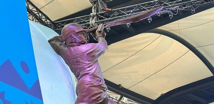 Sachin Tendulkar' statue inside the Wankhede stadium that was unveiled on November 1. Sachin Tendulkar' statue inside the Wankhede stadium that was unveiled on November 1.