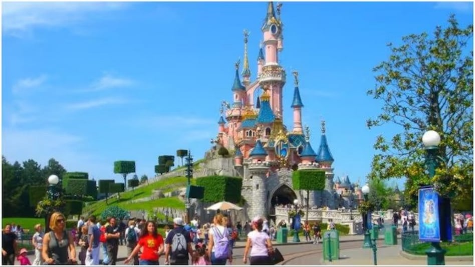 The girl's request quickly garnered a lot of attention on social media. The girl's request quickly garnered a lot of attention on social media.