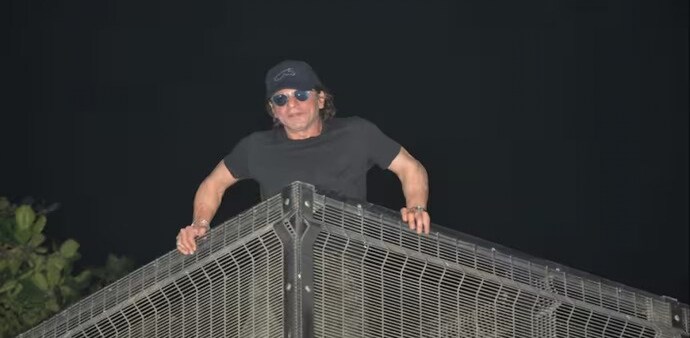 The incident took place as hundreds of fans gathered outside the actor's home to wish him well. The incident took place as hundreds of fans gathered outside the actor's home to wish him well.
