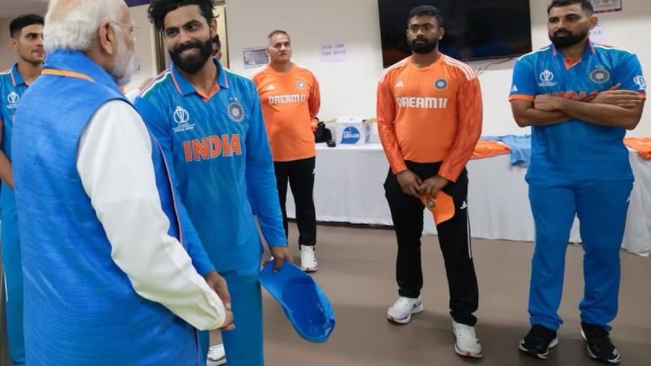 The picture also shows Mohammed Shami and Shubman Gill in the background. The picture also shows Mohammed Shami and Shubman Gill in the background.