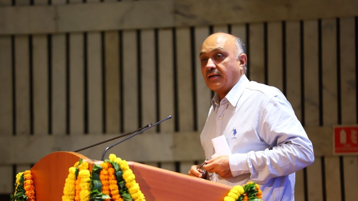 Fresh allegations against Delhi Chief Secretary Naresh Kumar Fresh allegations against Delhi Chief Secretary Naresh Kumar