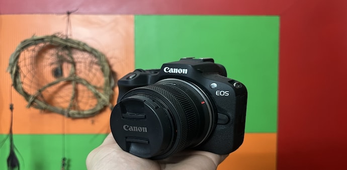 Canon EOS R100 Canon EOS R100