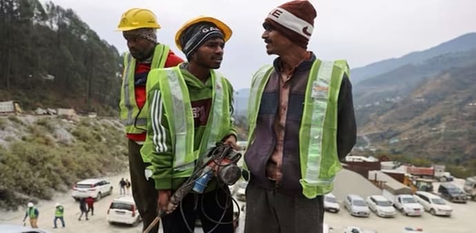 Rat-hole mining commenced on Monday evening to rescue 41 workers who are trapped in the tunnel for the last 16 days. Rat-hole mining commenced on Monday evening to rescue 41 workers who are trapped in the tunnel for the last 16 days.