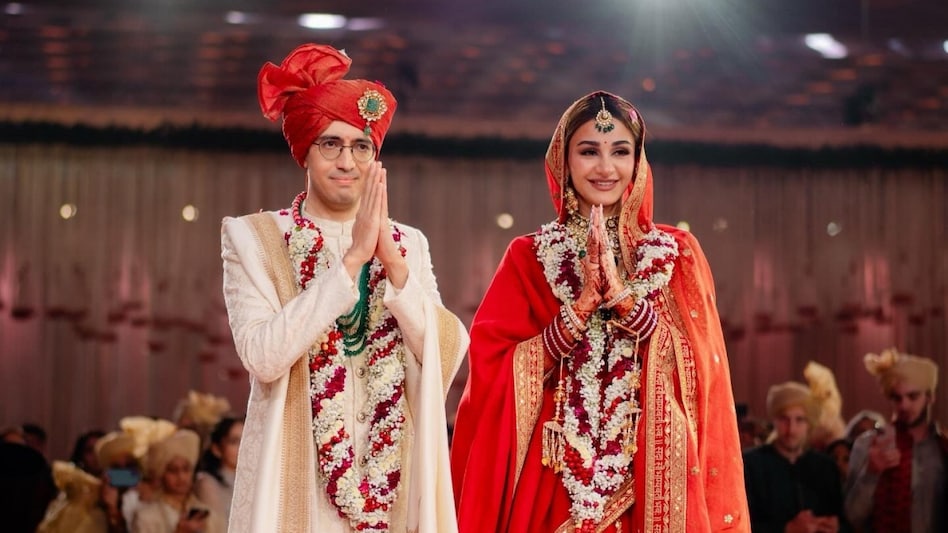 The wedding took place in Mumbai's Jio Convention Centre. The wedding took place in Mumbai's Jio Convention Centre.