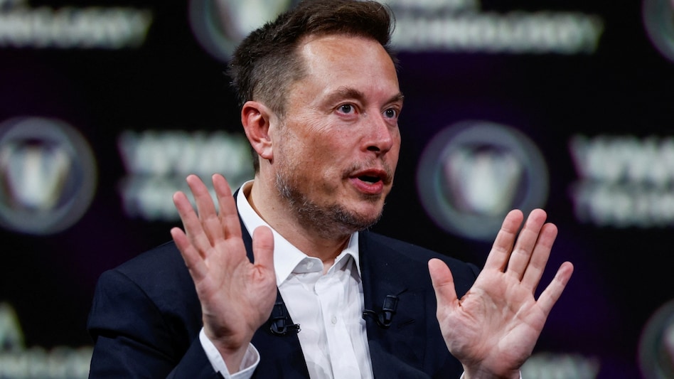 Elon Musk confirmed in a post on X that headlines will reappear alongside article previews. Elon Musk confirmed in a post on X that headlines will reappear alongside article previews.