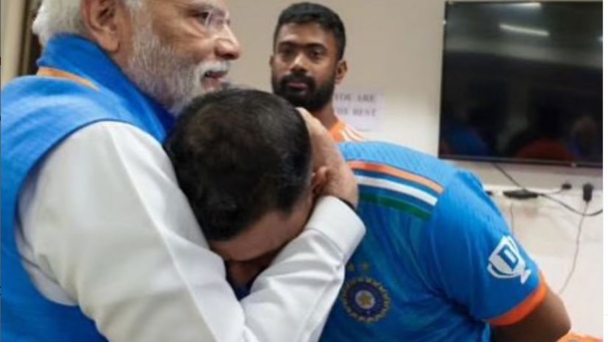 PM Modi with Indian pacer Shami PM Modi with Indian pacer Shami