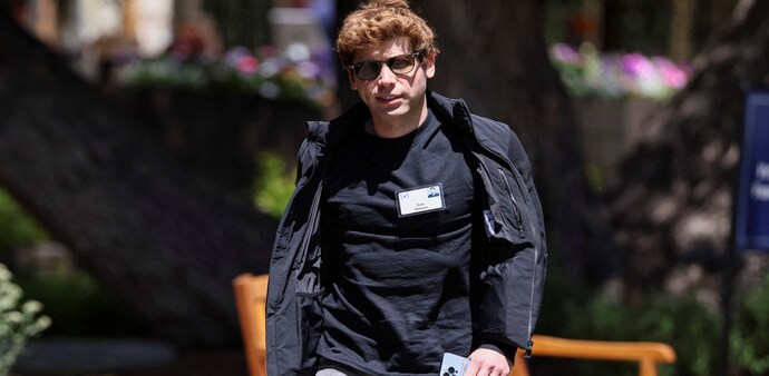 Microsoft, under CEO Sam Altman, will hold a non-voting, observer position. Microsoft, under CEO Sam Altman, will hold a non-voting, observer position.