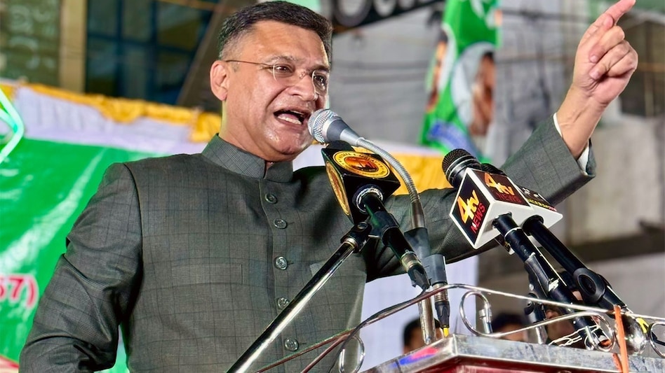 Akbaruddin Owaisi, who is known for making provocative statements, has been the sitting MLA from the Chandrayangutta assembly seat since 1999. Akbaruddin Owaisi, who is known for making provocative statements, has been the sitting MLA from the Chandrayangutta assembly seat since 1999.
