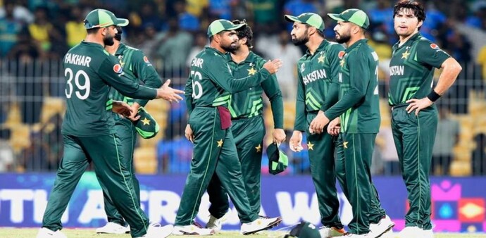 Pakistan and New Zealand, with equal points, are vying for the semi-final spot in the World Cup 2023. Pakistan and New Zealand, with equal points, are vying for the semi-final spot in the World Cup 2023.