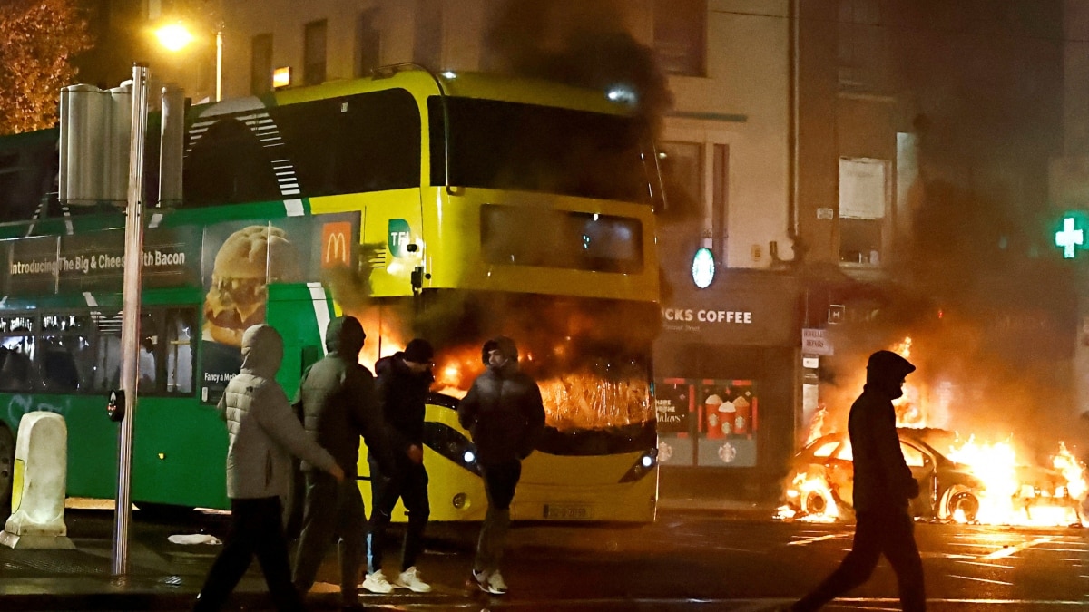 Riots erupt in Dublin after children stabbed (Photo: Reuters) Riots erupt in Dublin after children stabbed (Photo: Reuters)