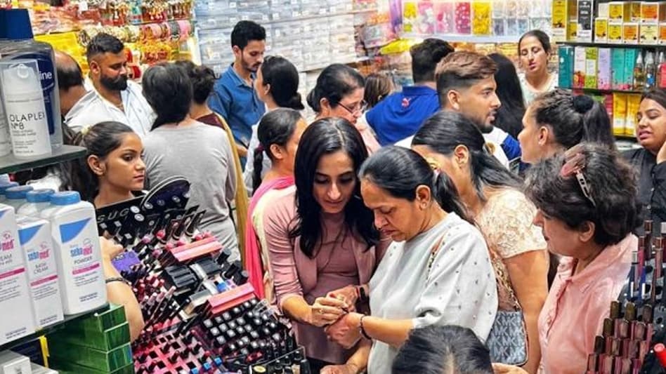 Sugar Cosmetics founder Vineeta Singh shared a glimpse of one of the stores in Ludhiana ahead of Karwa Chauth on November 1. Sugar Cosmetics founder Vineeta Singh shared a glimpse of one of the stores in Ludhiana ahead of Karwa Chauth on November 1.