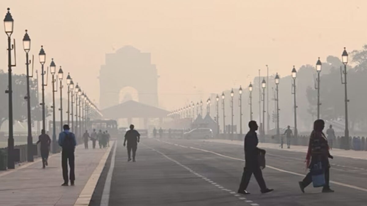 On Friday, the national capital's 24-hour average AQI, recorded at 4 pm, stood at 415. On Friday, the national capital's 24-hour average AQI, recorded at 4 pm, stood at 415.