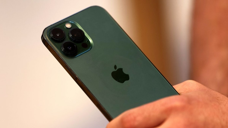 Several Opposition politicians received a threat notification on their iPhones “State-Sponsored Attackers May be Targeting your iPhone”. Several Opposition politicians received a threat notification on their iPhones “State-Sponsored Attackers May be Targeting your iPhone”.