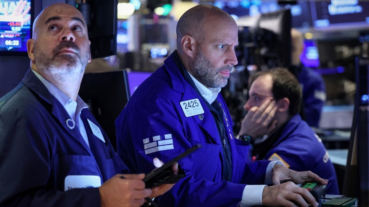 Wall St rises as weak jobs data cements rate-pause bets
