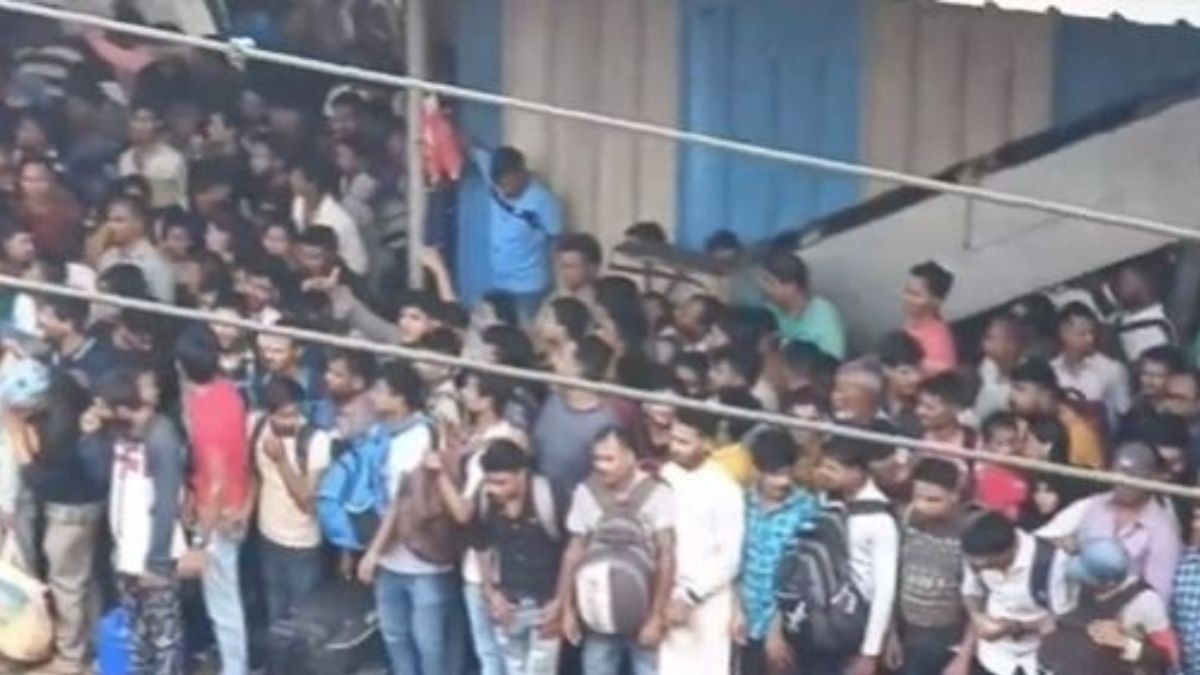 Chhath Puja: Huge crowd at Mumbai's Lokmanya Tilak Terminus, Delhi's Anand Vihar as travellers rush home for festival; watch video