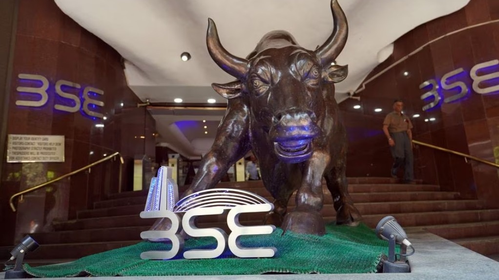 The entrace to the Bombay Stock Exchange office in Mumbai The entrace to the Bombay Stock Exchange office in Mumbai