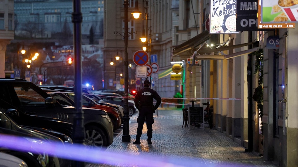 Prague: An armed man opened fire in the philosophy department building of Charles University Prague: An armed man opened fire in the philosophy department building of Charles University