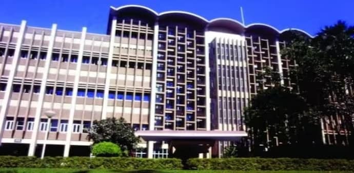 The funds raised by the 1998’s batch will contribute to critical academic and research projects at the Institute. The funds raised by the 1998’s batch will contribute to critical academic and research projects at the Institute.