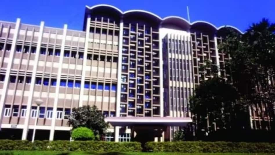 The funds raised by the 1998’s batch will contribute to critical academic and research projects at the Institute. The funds raised by the 1998’s batch will contribute to critical academic and research projects at the Institute.