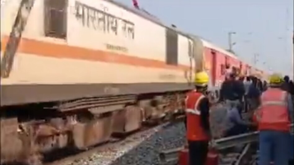 Four coaches of Ajmer-Sealdah Express derailed this morning. Four coaches of Ajmer-Sealdah Express derailed this morning.