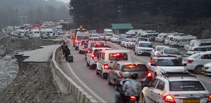 'This is an ecological disaster,' say netizens as thousands of tourists throng Himachal for Christmas, New Year 'This is an ecological disaster,' say netizens as thousands of tourists throng Himachal for Christmas, New Year