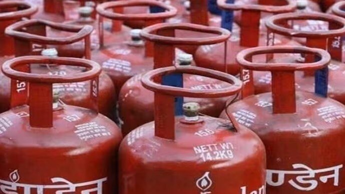 Rajasthan govt slashes prices of Ujjwala gas cylinder, to be available at Rs 450