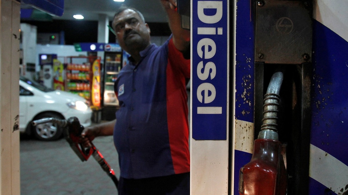 BPCL fell 3.76 per cent to hit a low of Rs 448.50 on BSE. The the price reduction is likely to be in the range of Rs 4-Rs 6 per litre BPCL fell 3.76 per cent to hit a low of Rs 448.50 on BSE. The the price reduction is likely to be in the range of Rs 4-Rs 6 per litre