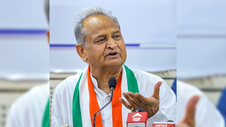 Sardarpura Assembly Election Result 2023: Ashok Gehlot leads, Mahendra Singh Rathore trails Sardarpura Assembly Election Result 2023: Ashok Gehlot leads, Mahendra Singh Rathore trails