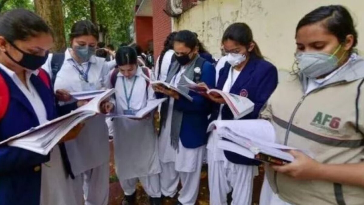 CBSE Class 10 board exams from Feb 15 to Mar 13, Class 12 from Feb 15 to Apr 2 CBSE Class 10 board exams from Feb 15 to Mar 13, Class 12 from Feb 15 to Apr 2