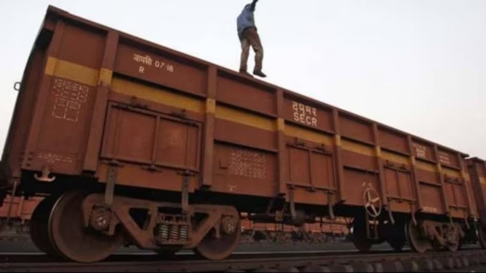 Despite the derailment, Mumbai suburban train services continued without disruption. Despite the derailment, Mumbai suburban train services continued without disruption.