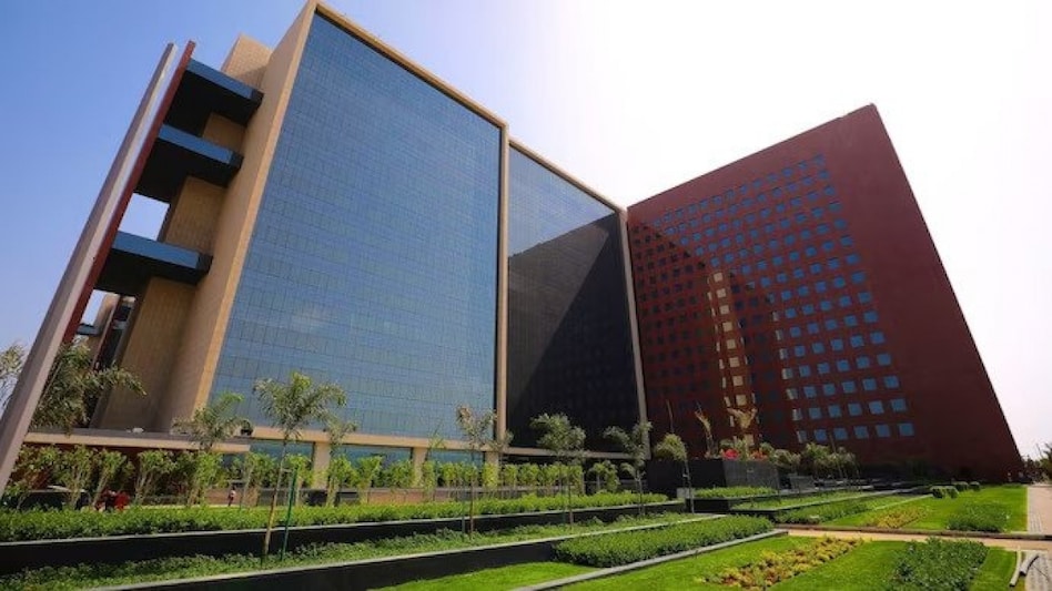 Post the inauguration, Surat Diamond Bourse will be the world's largest and most modern centre for the international diamond and jewellery business, highlighted Prime Minister's Office Post the inauguration, Surat Diamond Bourse will be the world's largest and most modern centre for the international diamond and jewellery business, highlighted Prime Minister's Office