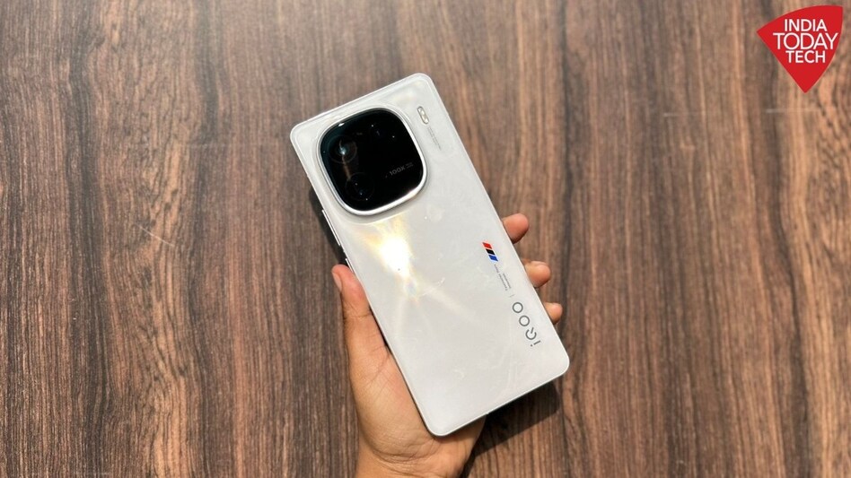 iQOO 12 with Snapdragon 8 Gen 3 launched in India, price starts at Rs 52,999 iQOO 12 with Snapdragon 8 Gen 3 launched in India, price starts at Rs 52,999