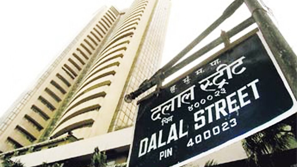 Nifty50 formed a Hanging Man pattern on the daily chart, suggesting the possibility of a bearish reversal, said an analyst. Nifty50 formed a Hanging Man pattern on the daily chart, suggesting the possibility of a bearish reversal, said an analyst.