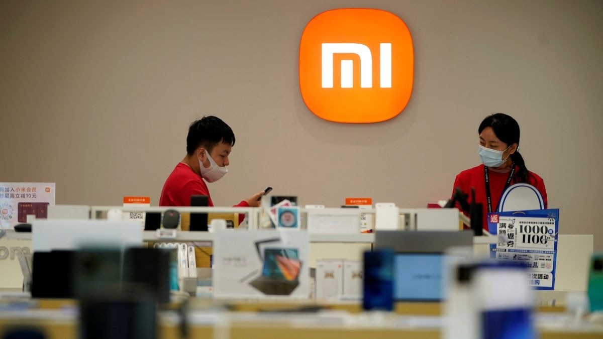 The Dixon factory has a production capacity of 2.5 crore mobile phones. The Dixon factory has a production capacity of 2.5 crore mobile phones.