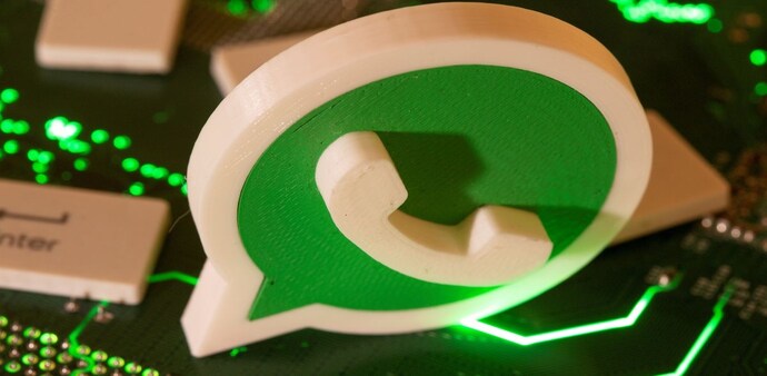 WhatsApp is rolling out a new update for its iOS users WhatsApp is rolling out a new update for its iOS users