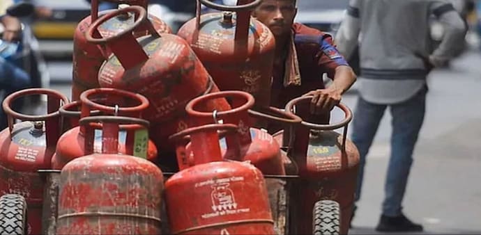 There is no change in the price of 14.2 kg LPG cylinder. Its prices were last changed on August 30 There is no change in the price of 14.2 kg LPG cylinder. Its prices were last changed on August 30